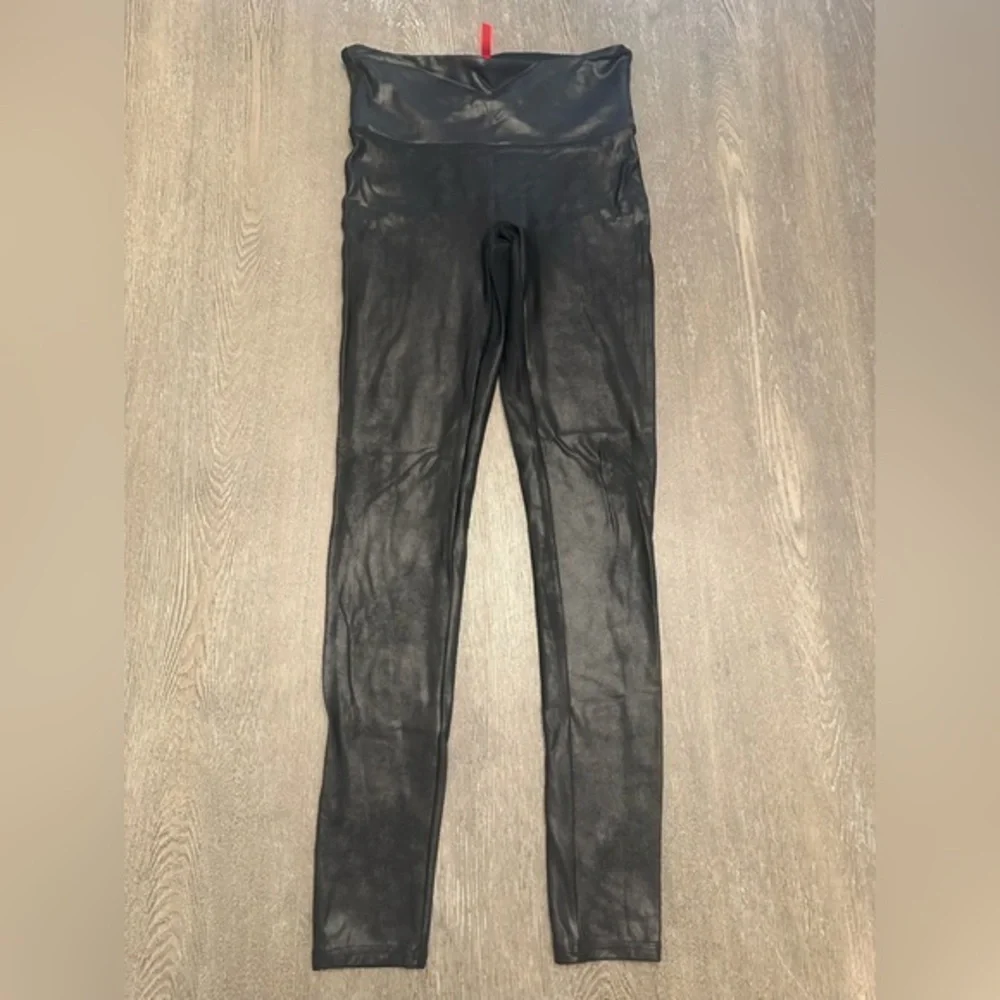 LIKE NEW SPANX BLACK FAUX LEATHER LEGGINGS - SKU:365 - Picture 1 of 6